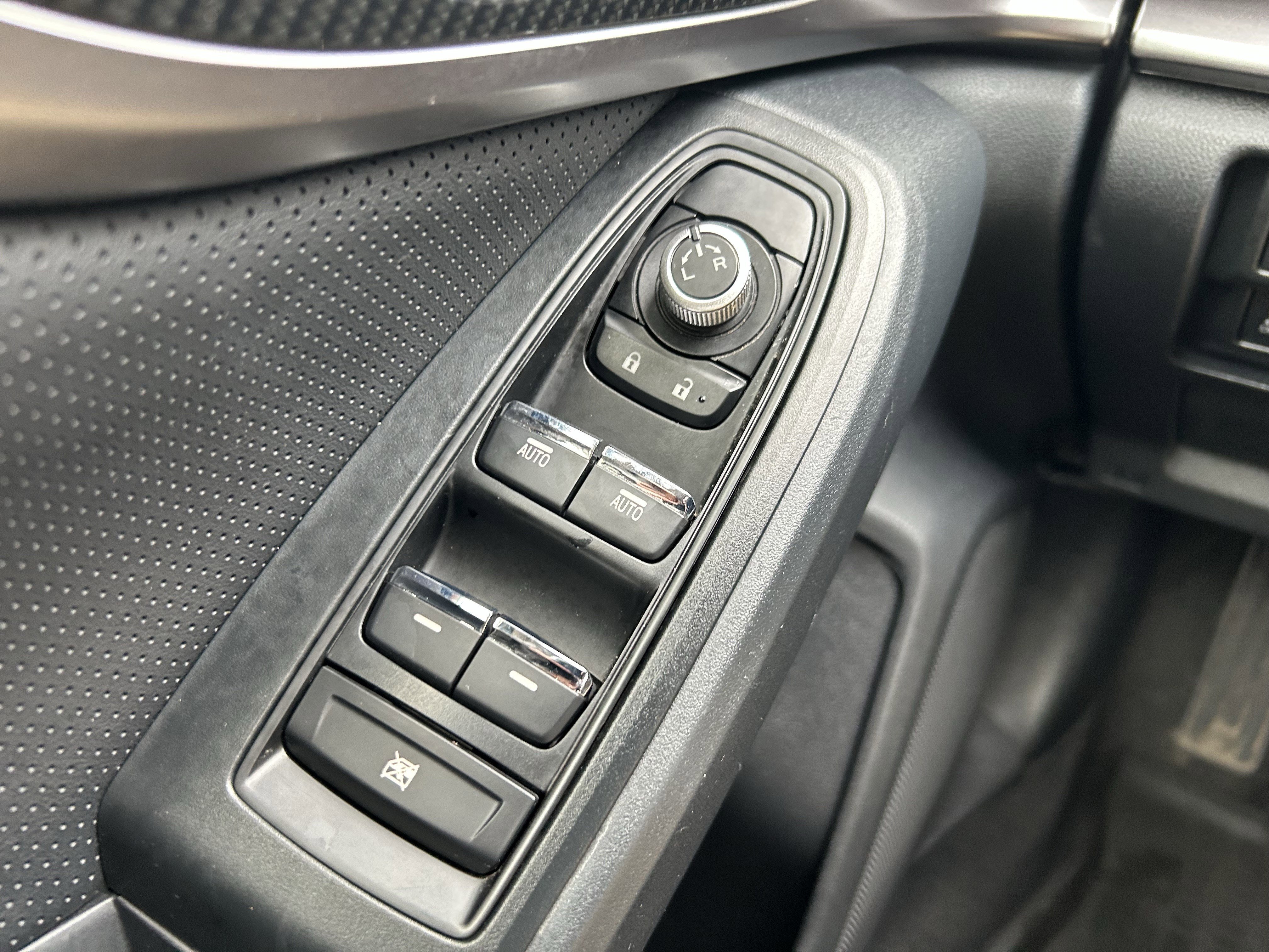 Used 2018 Subaru Crosstrek 2.0i Limited image 22