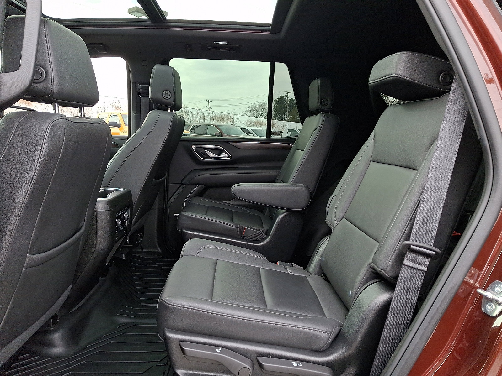 Certified 2022 Chevrolet Tahoe Z71 w/ Luxury Package image 10