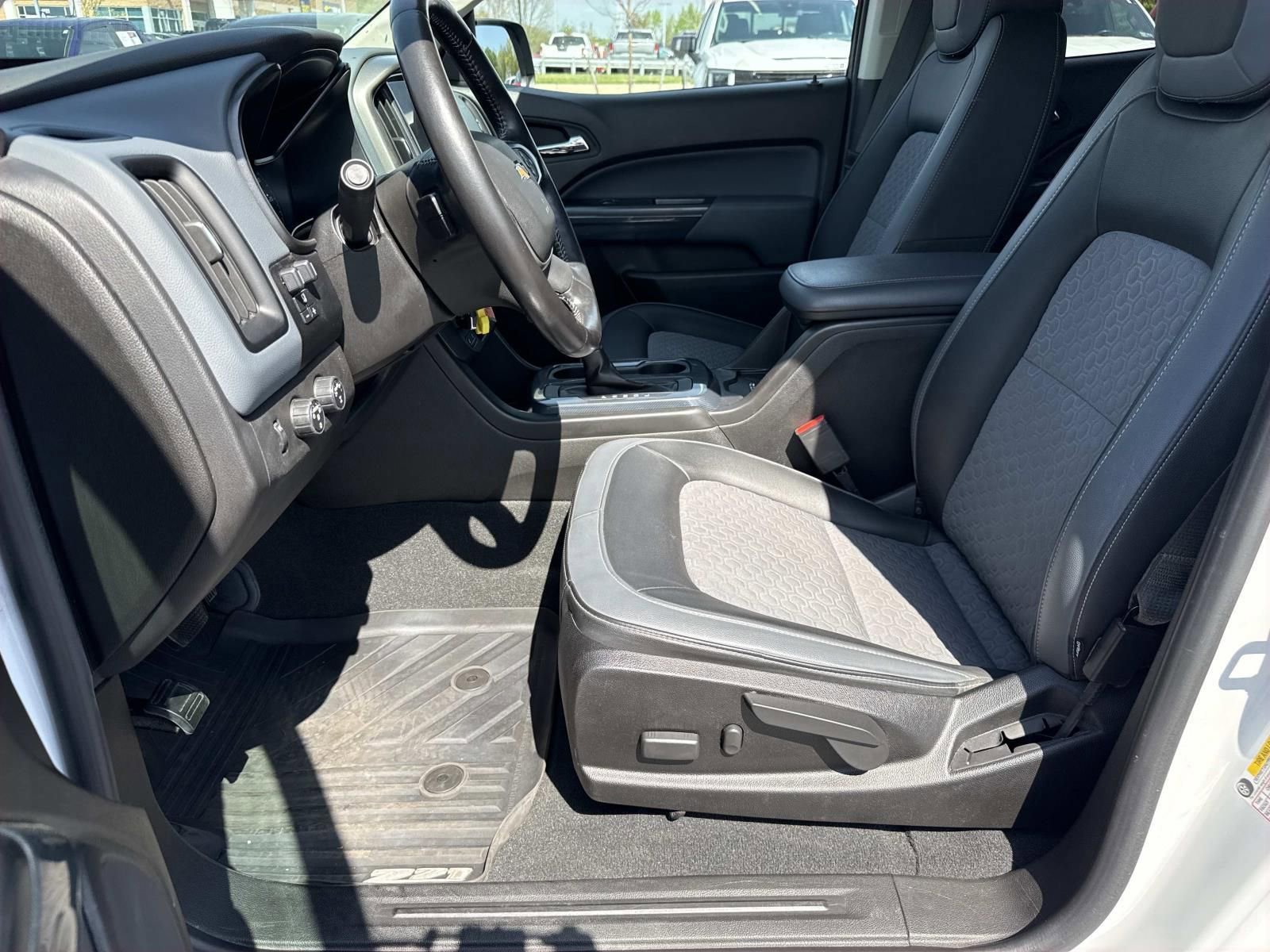 Used 2021 Chevrolet Colorado Z71 w/ Safety Package AWD/4WD image 29