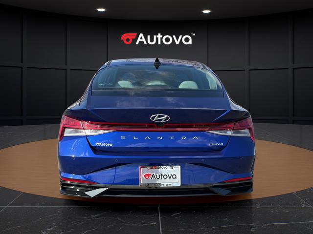 Used 2023 Hyundai Elantra Limited image 4