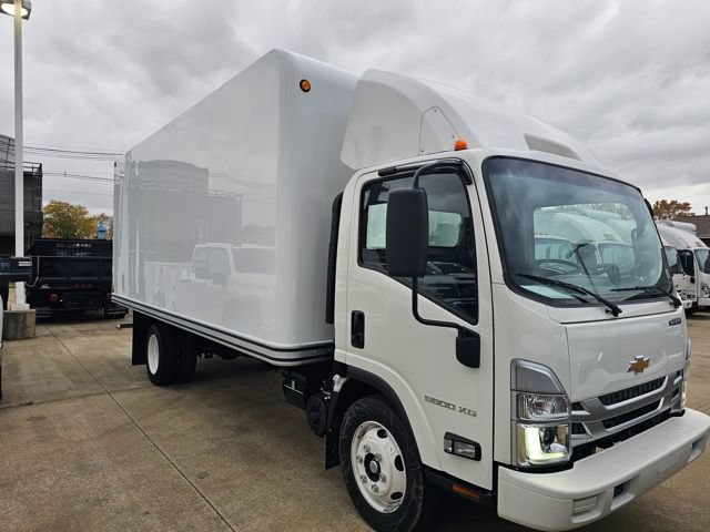 New 2025 Chevrolet Low Cab Forward 5500XG RWD image 2