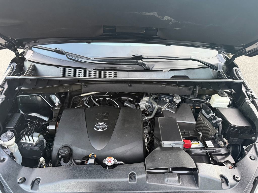 Used 2019 Toyota Highlander SE AWD/4WD image 35