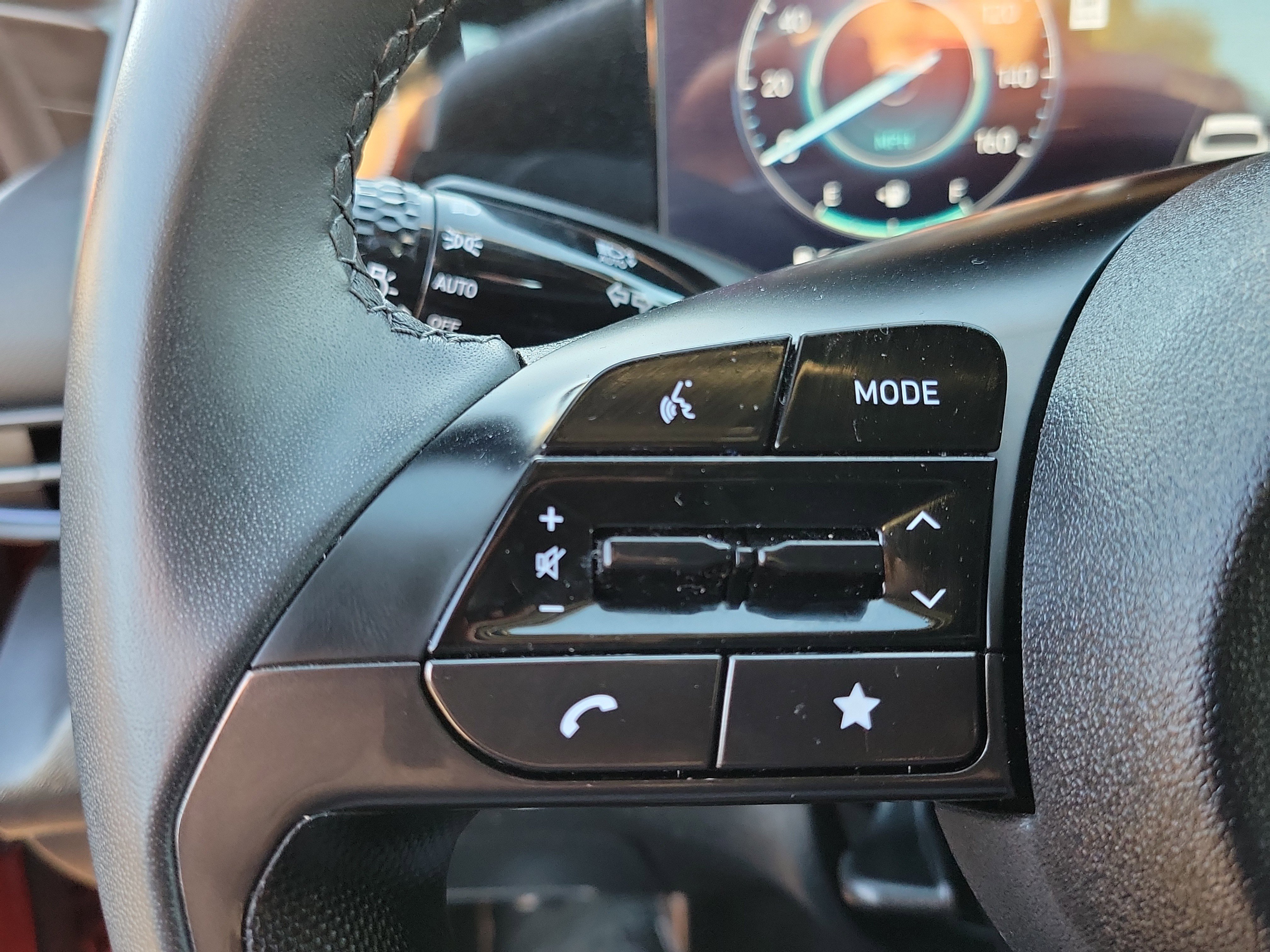 Certified 2025 Hyundai Elantra SEL image 7