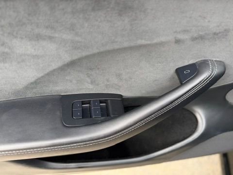 Used 2025 Tesla Model 3 Long Range AWD/4WD image 17