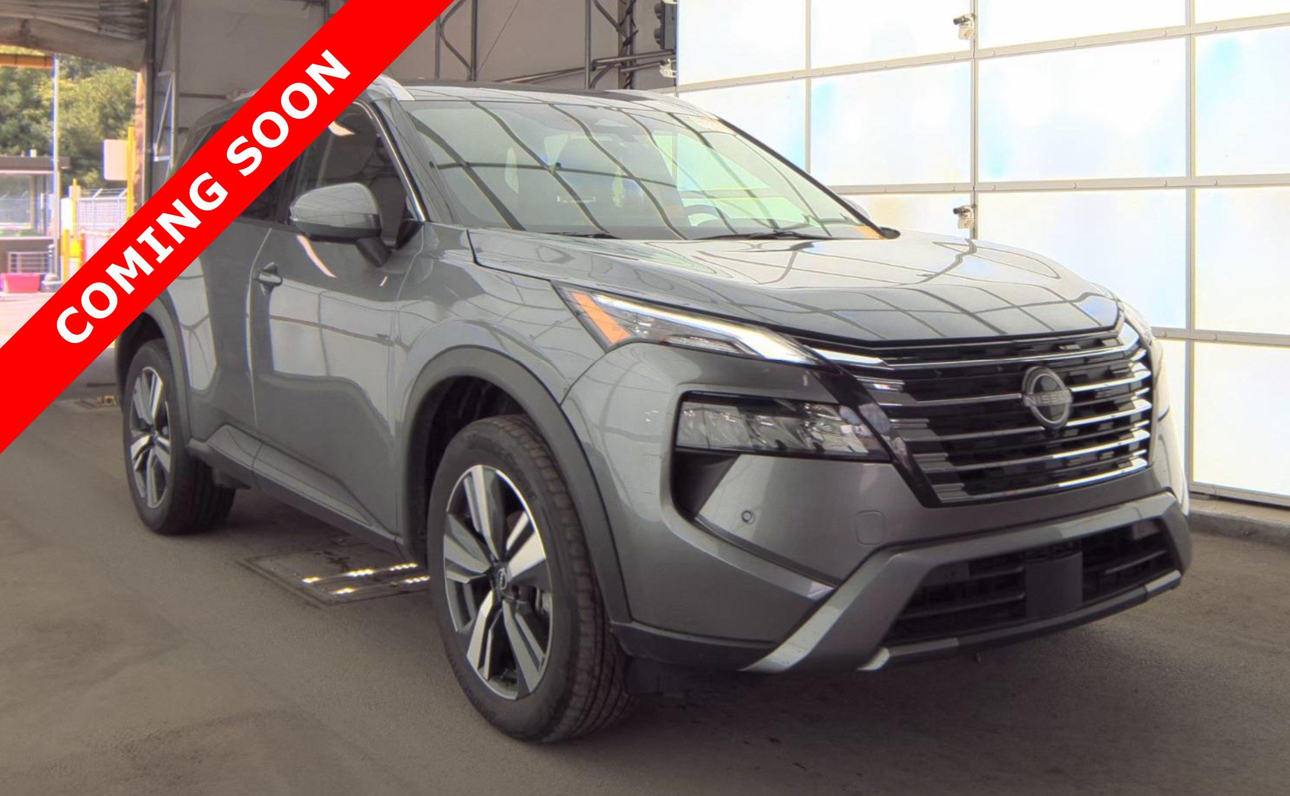 Used 2023 Nissan Rogue S AWD/4WD image 3