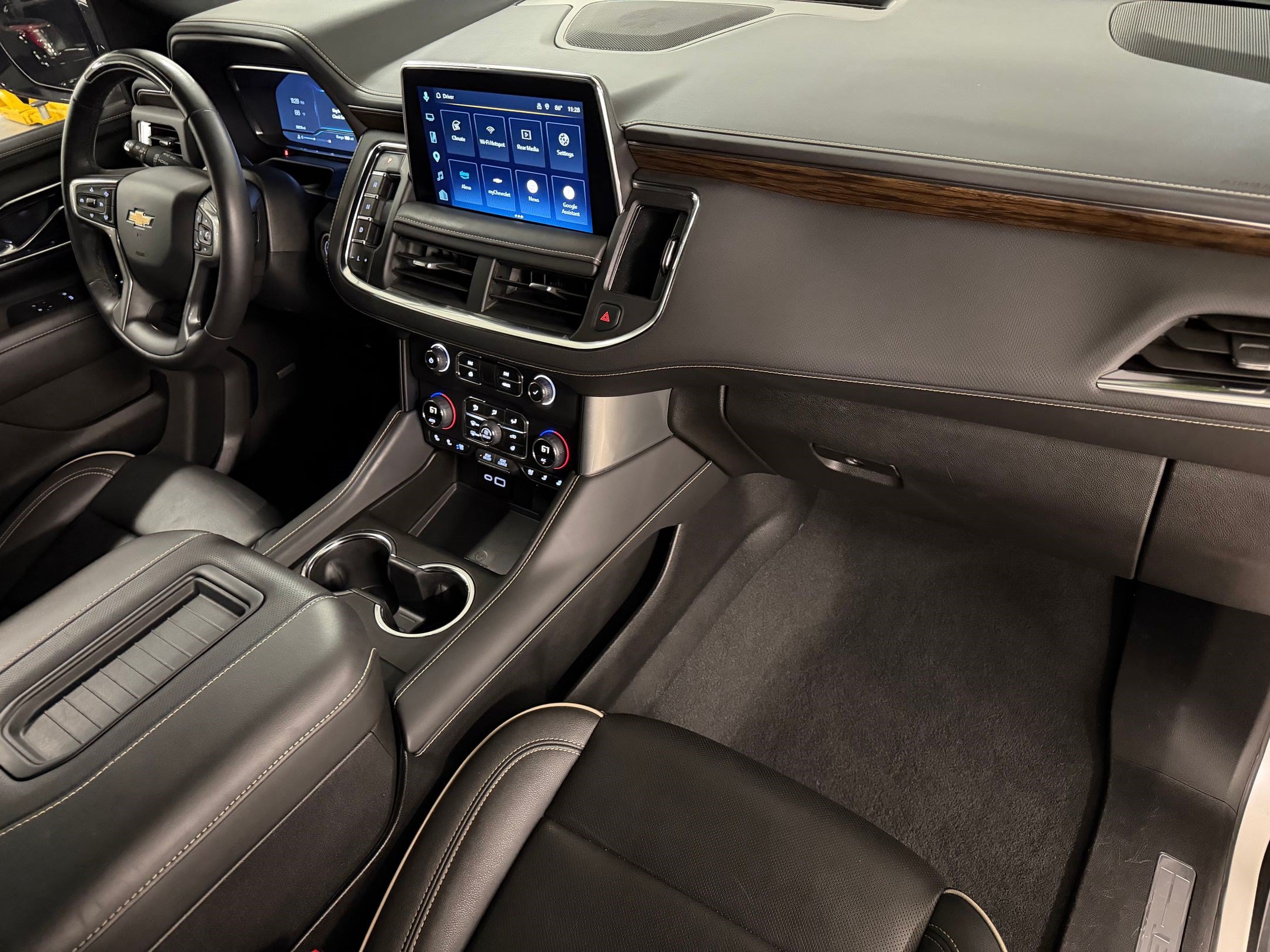 Used 2024 Chevrolet Tahoe Premier w/ Advanced Technology Package AWD/4WD image 46