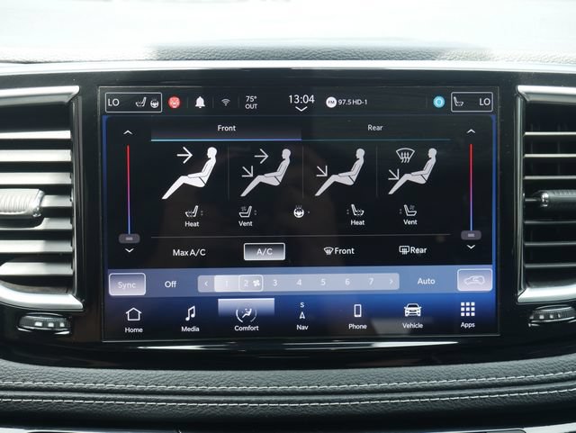 Used 2022 Chrysler Pacifica Limited w/ Uconnect Theater Family Group FWD image 20