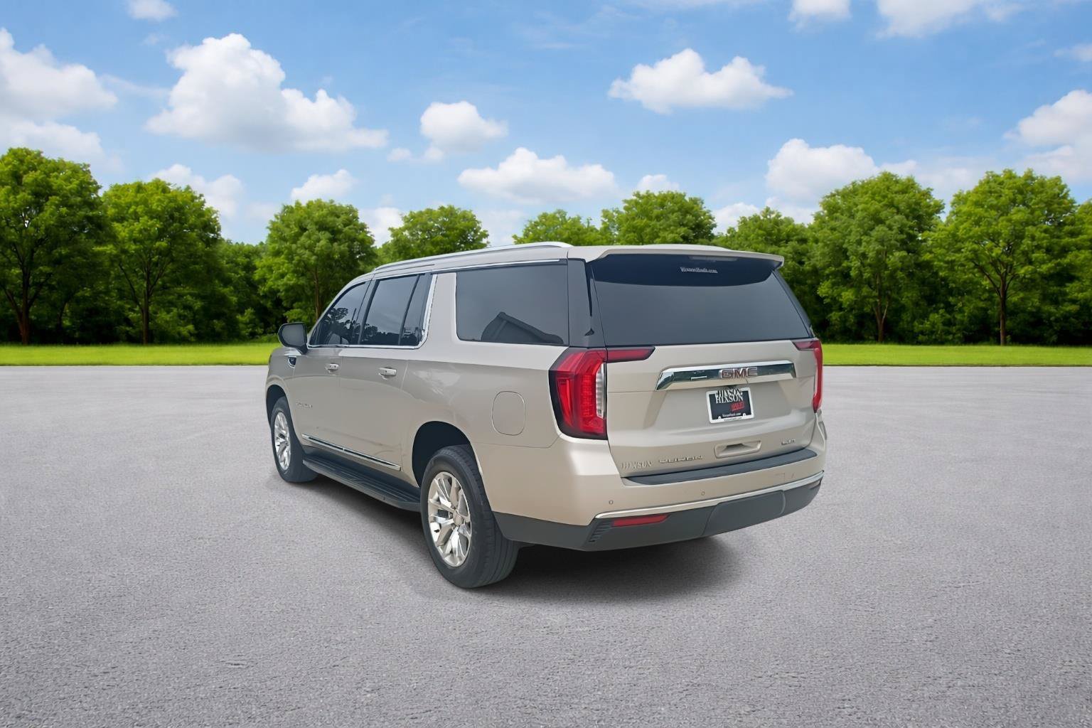 Used 2023 GMC Yukon XL SLT w/ LPO, Floor Liner Package RWD image 5
