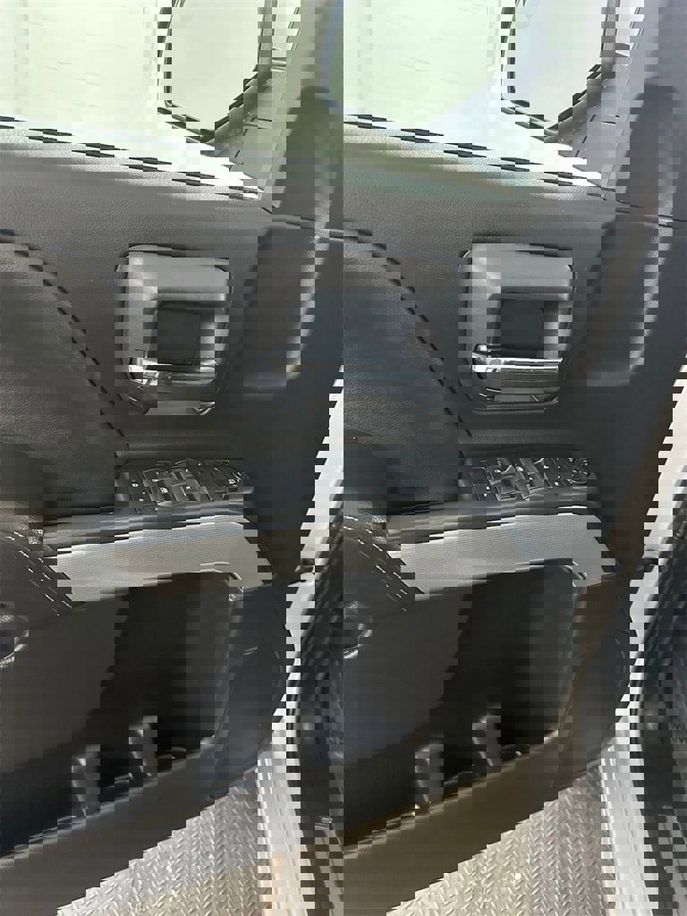 Used 2018 Chevrolet Silverado 1500 LT w/ All Star Edition image 9