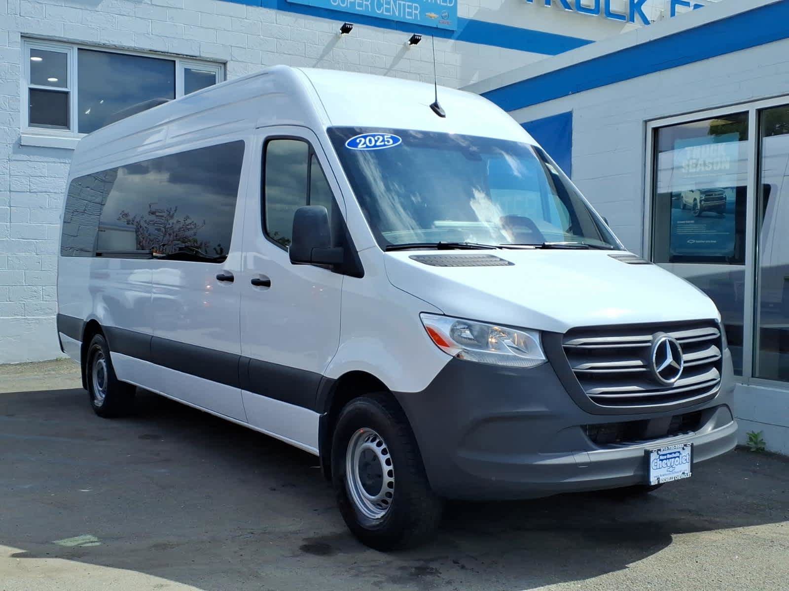 Used 2025 Mercedes-Benz Sprinter 2500 image 1