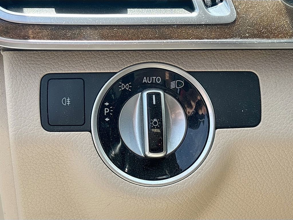 Used 2016 Mercedes-Benz E 350 4MATIC Wagon image 28