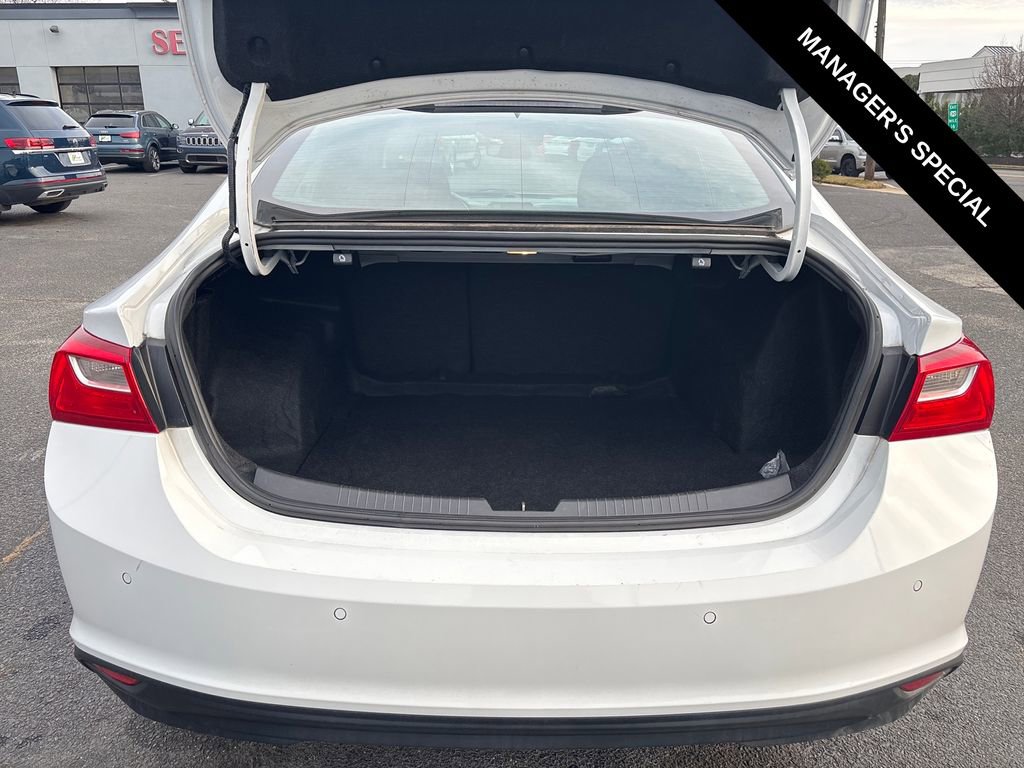 Used 2024 Chevrolet Malibu LT image 17