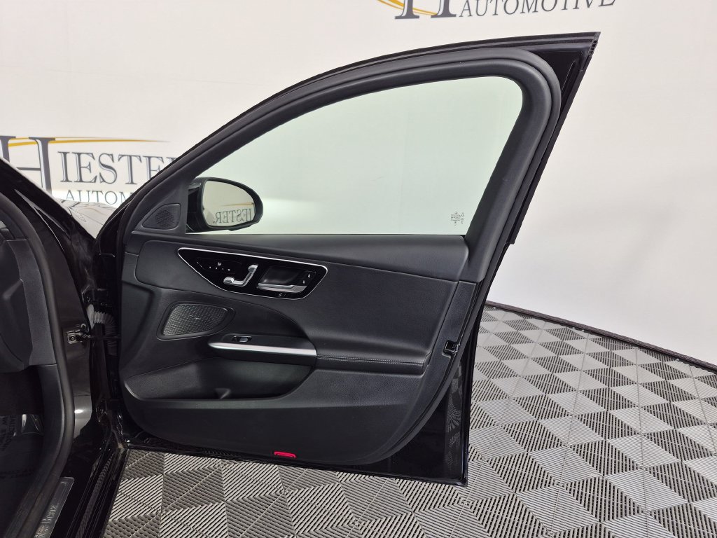 Used 2024 Mercedes-Benz C 300 Sedan image 35