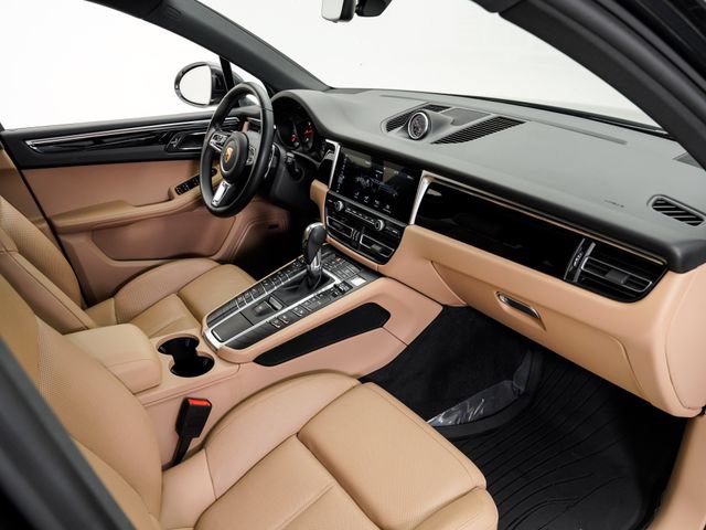 Certified 2021 Porsche Macan AWD/4WD image 23