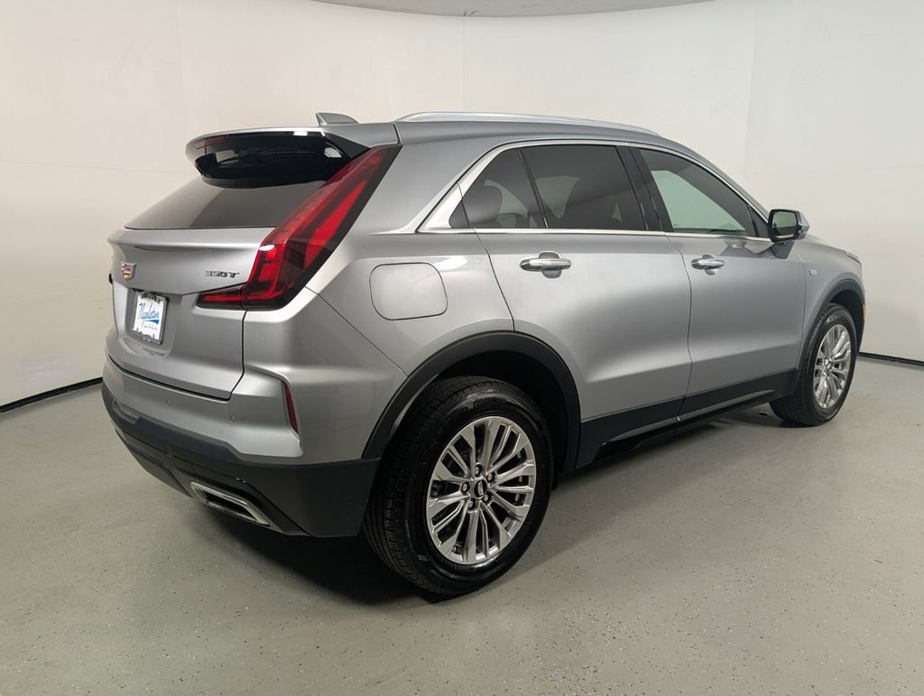 Used 2024 Cadillac XT4 Premium Luxury FWD image 8