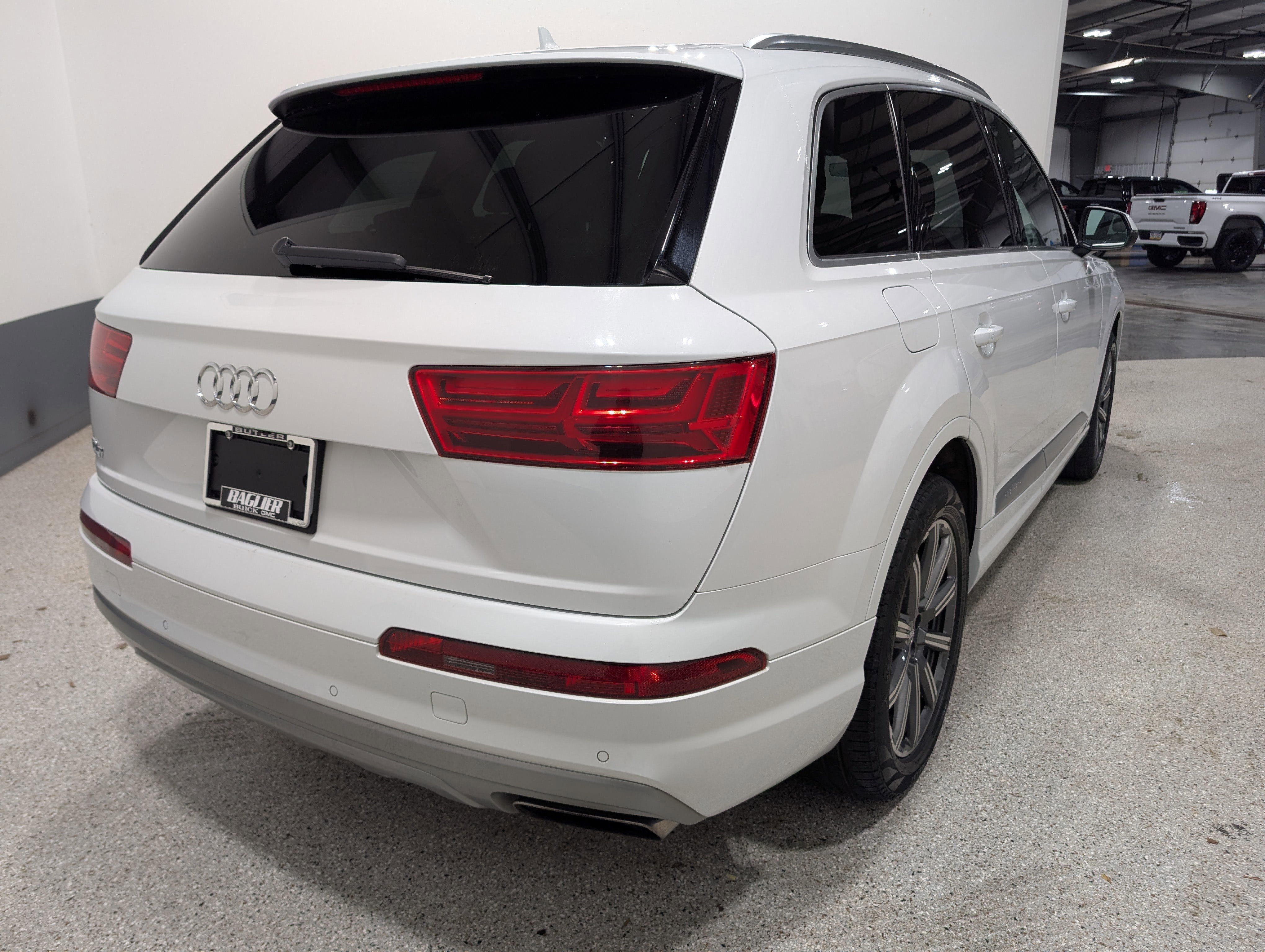 Used 2019 Audi Q7 3.0T Premium Plus w/ Premium Plus Package AWD/4WD image 3