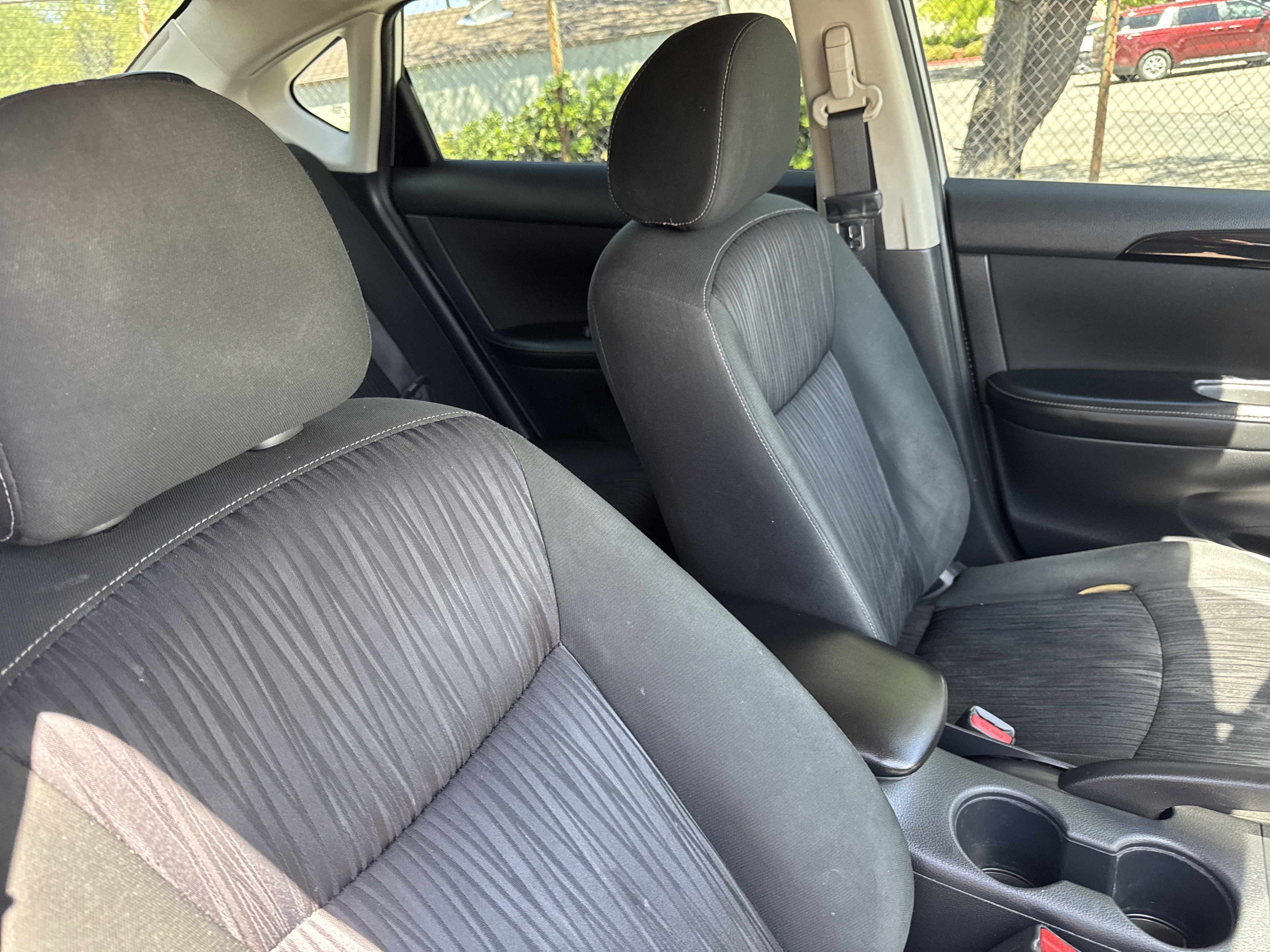 Used 2019 Nissan Sentra SV FWD image 14