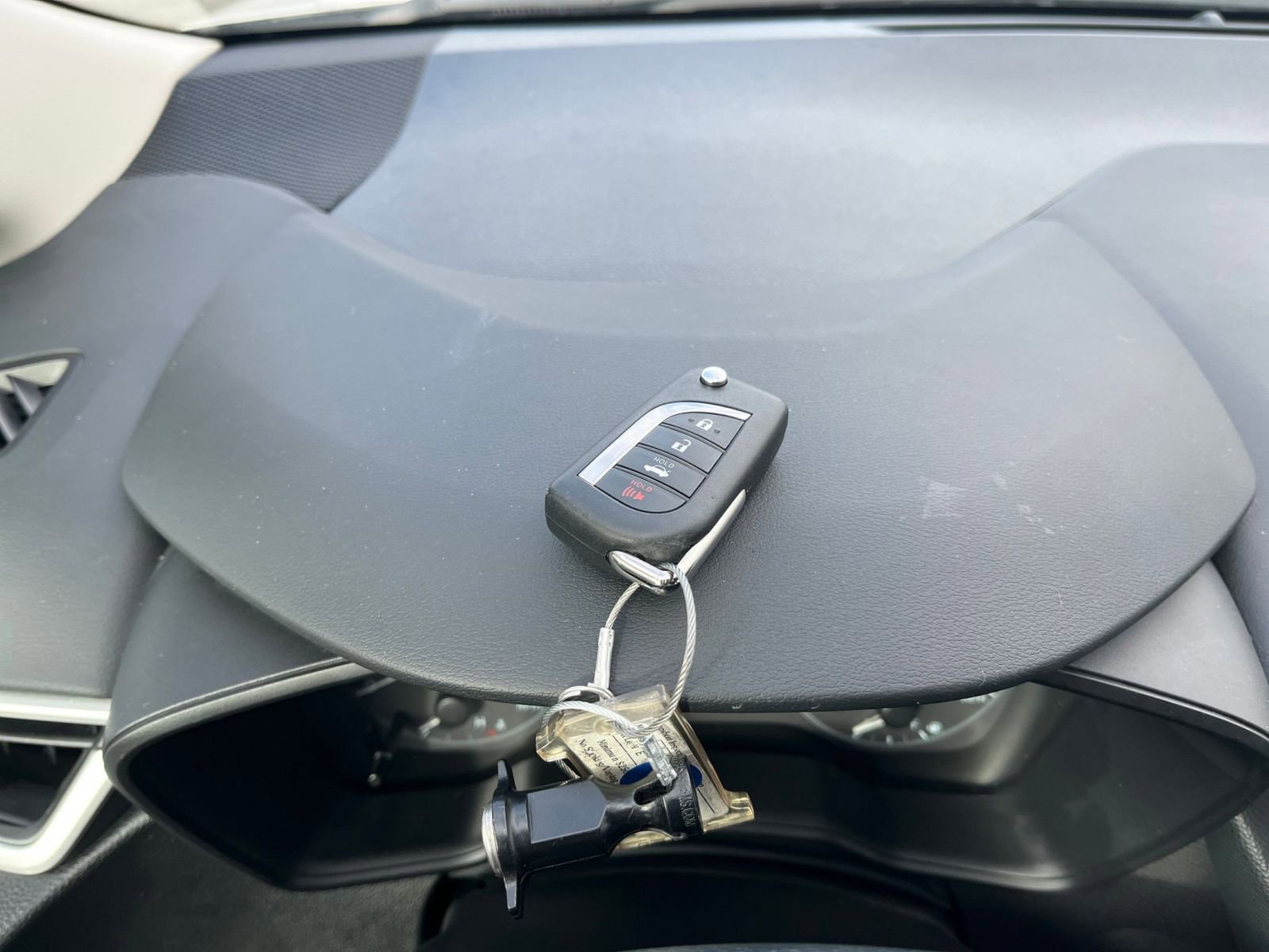 Used 2025 Toyota Corolla LE image 21