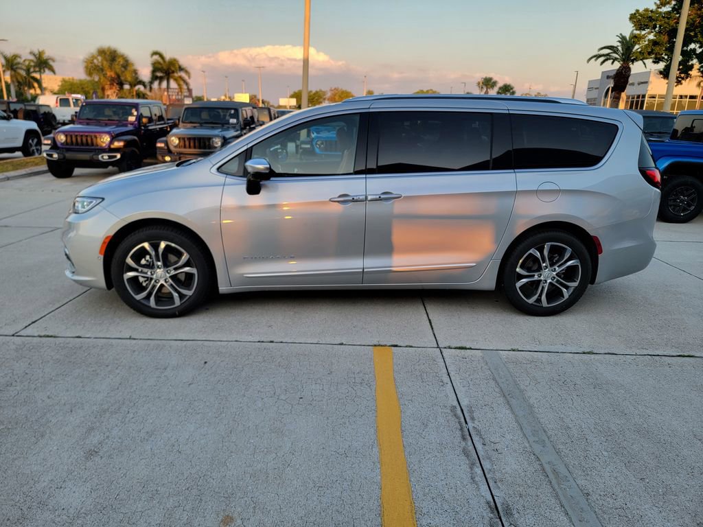 New 2026 Chrysler Pacifica Pinnacle image 2