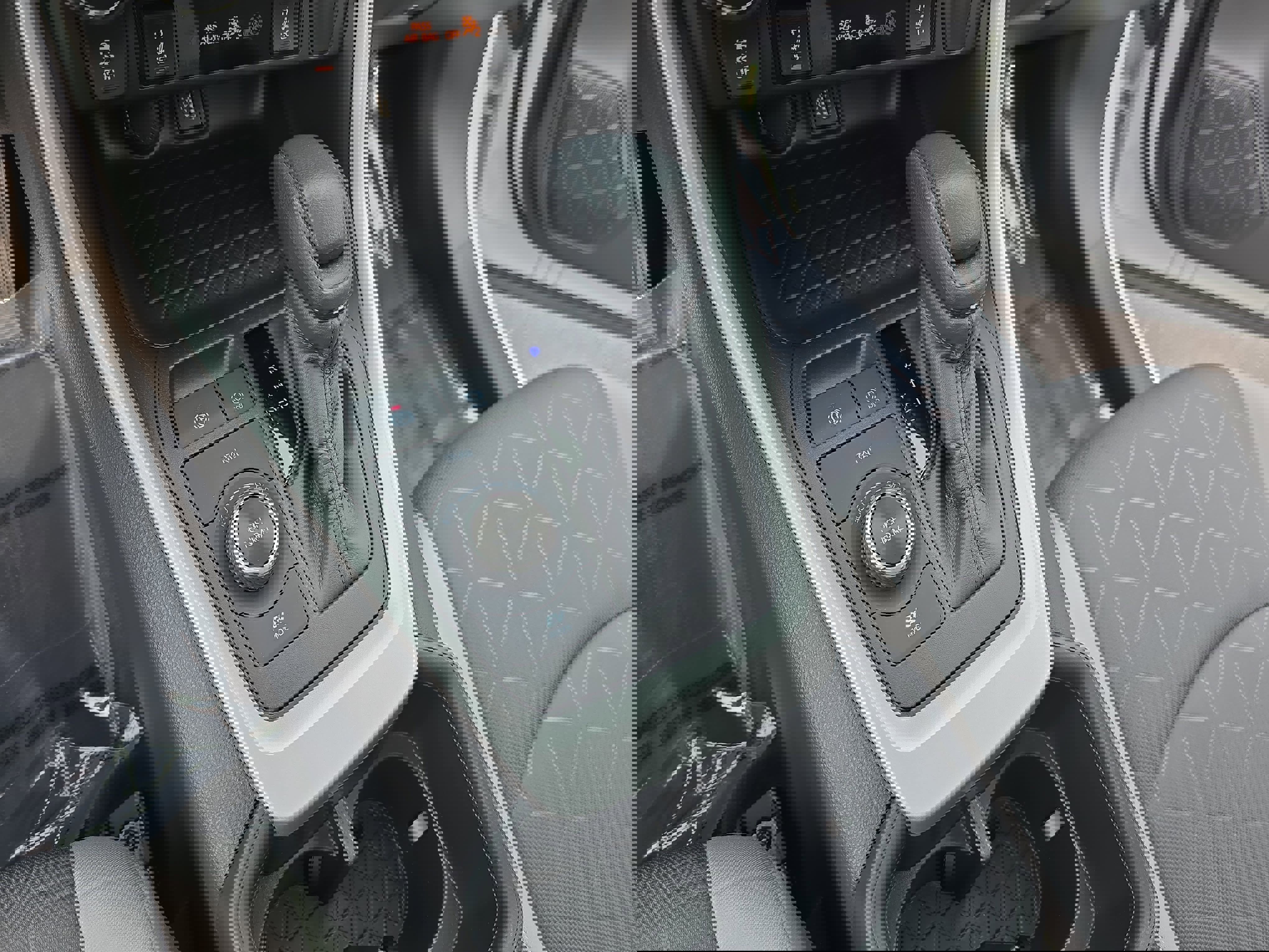 Used 2024 Toyota RAV4 XLE w/ Convenience Package image 24