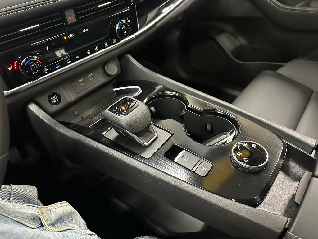 Used 2025 Nissan Rogue SL w/ Tech Package image 29