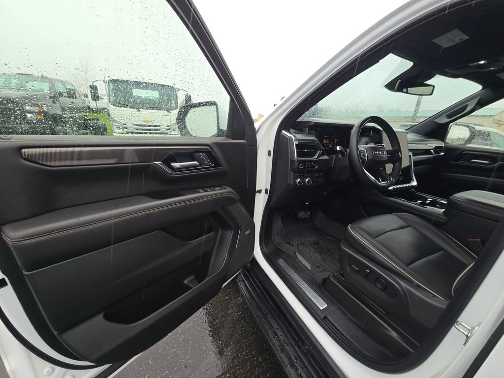 Used 2025 GMC Yukon XL Elevation AWD/4WD image 15