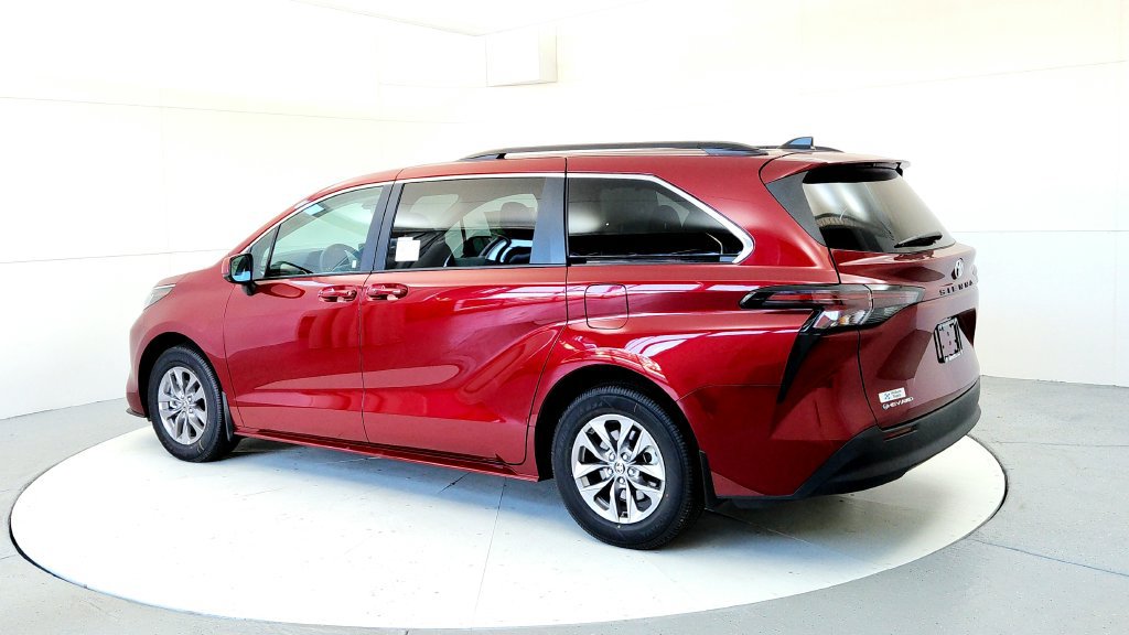 New 2026 Toyota Sienna LE AWD/4WD image 4