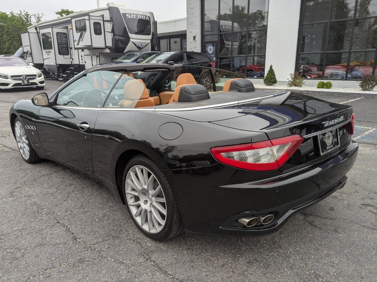 Used 2011 Maserati GranTurismo Convertible RWD image 41