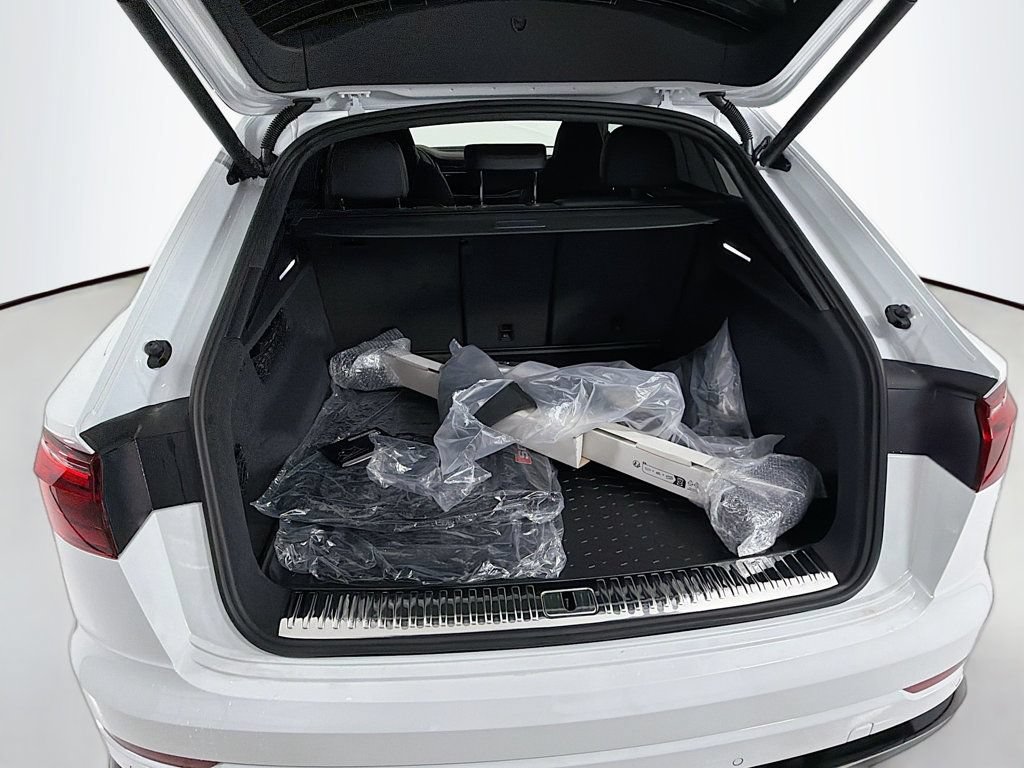 New 2026 Audi SQ8 Prestige AWD/4WD image 28