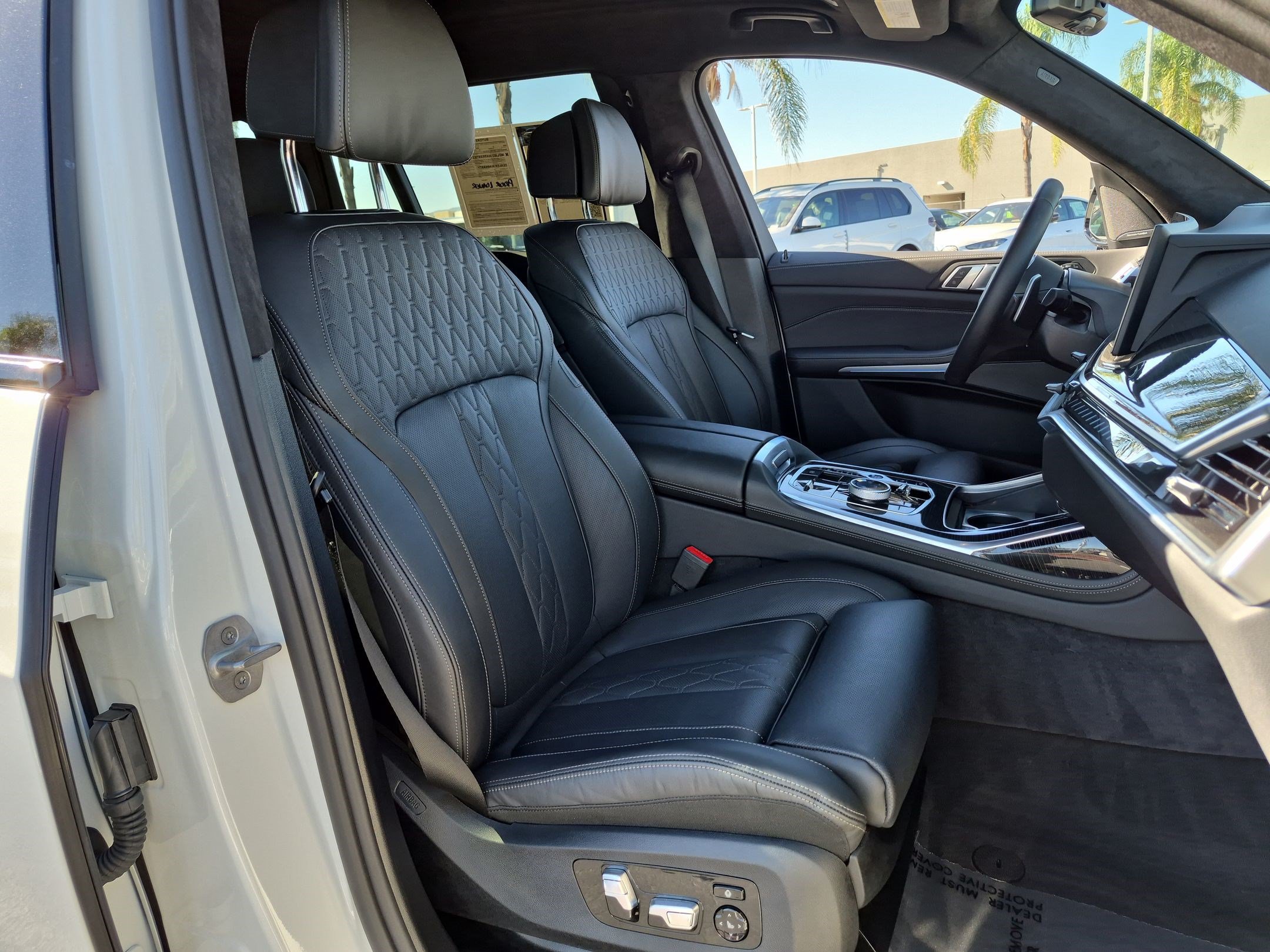 Used 2026 BMW X7 M60i AWD/4WD image 34