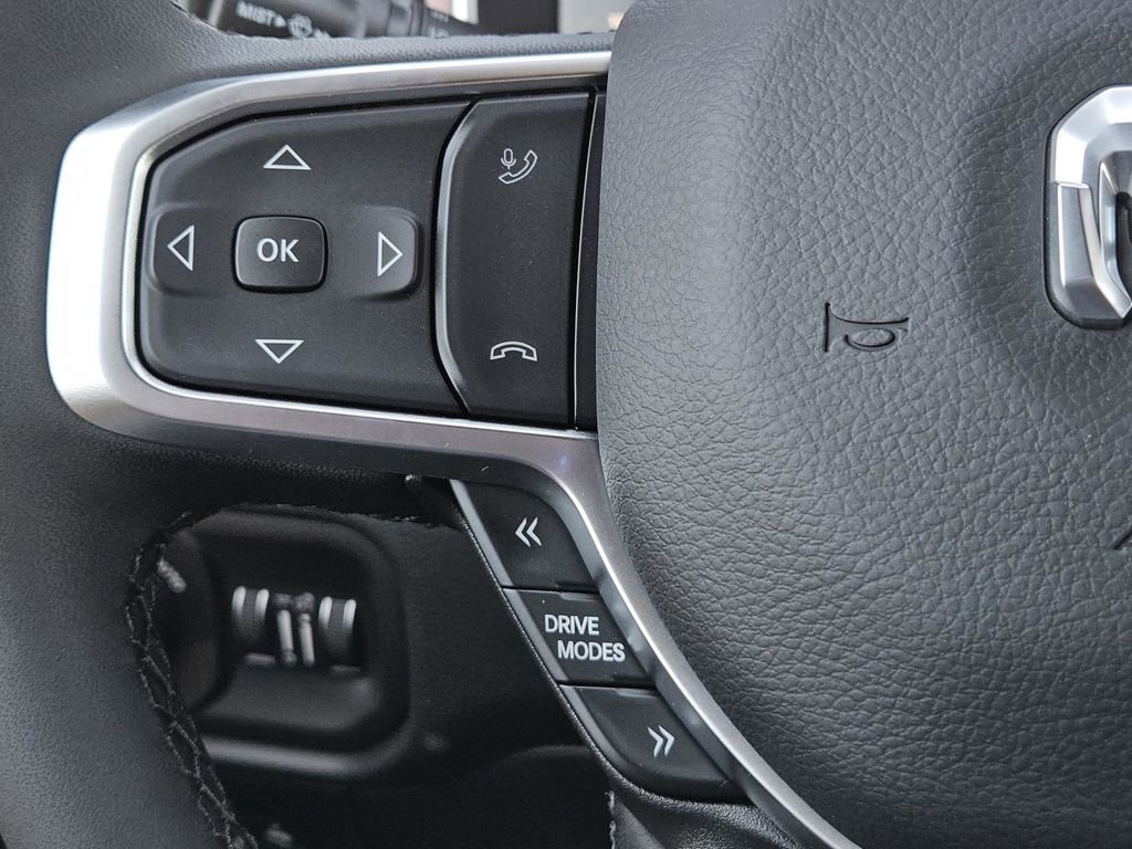 New 2026 RAM 1500 4x4 Crew Cab image 17