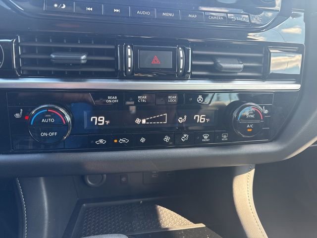 Certified 2025 Nissan Pathfinder SL w/ Black Appearance Package image 18