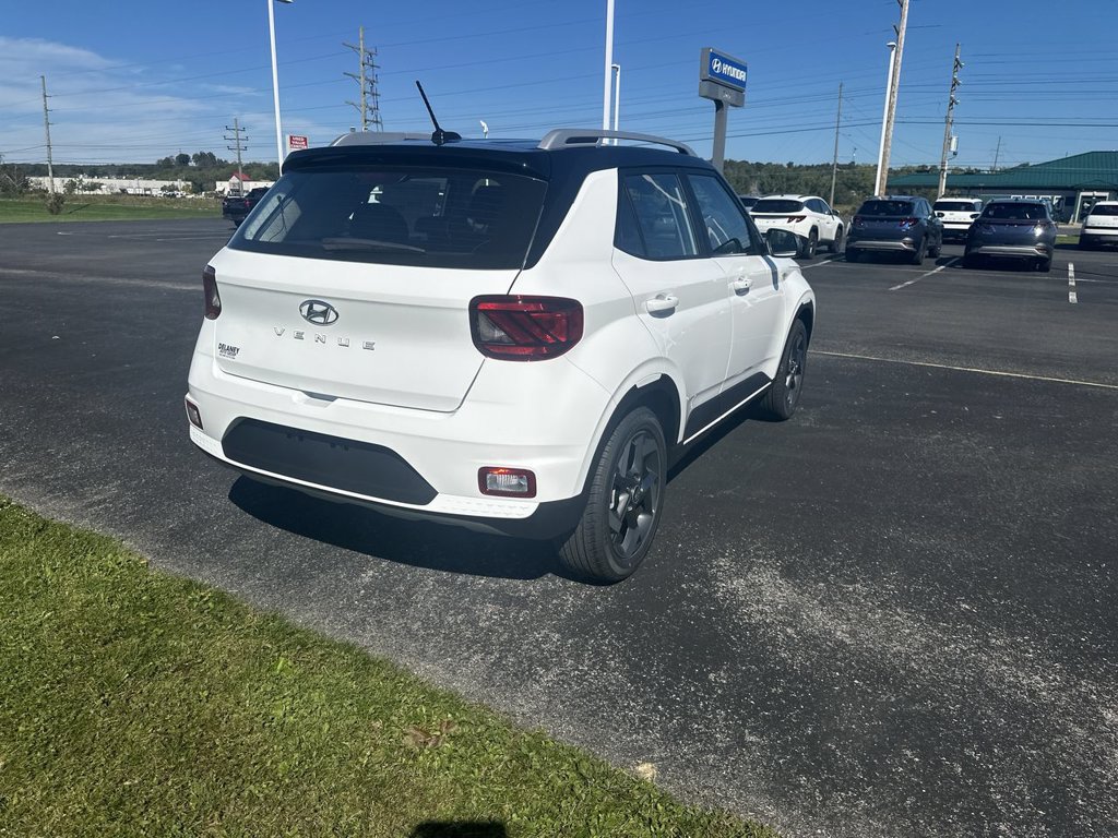 New 2026 Hyundai Venue SEL FWD image 8