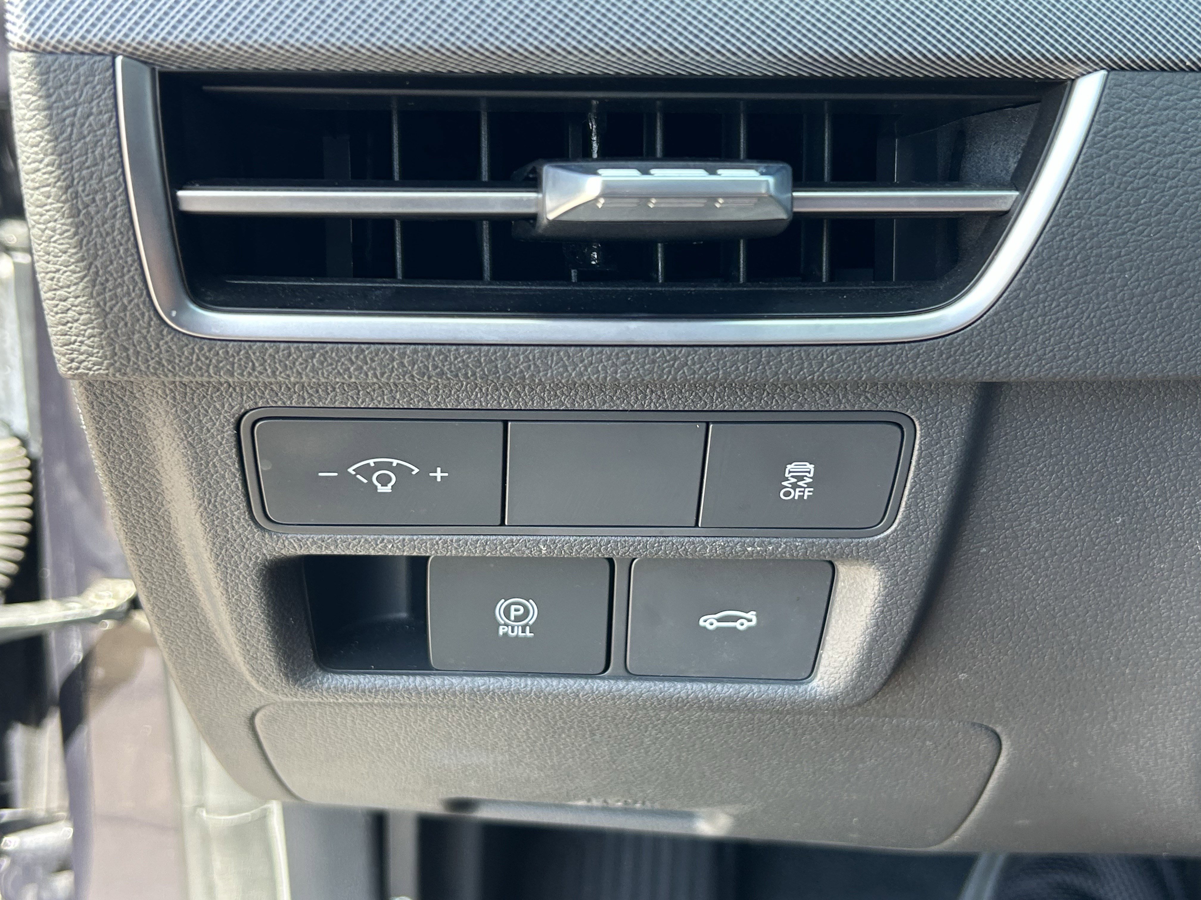 Certified 2024 Hyundai Sonata SEL w/ Convenience Package FWD image 32