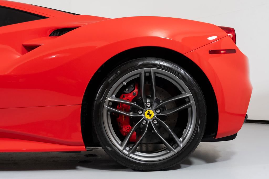 Used 2017 Ferrari 488 GTB RWD image 14