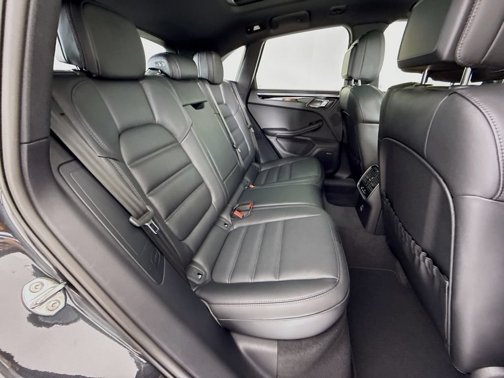 New 2026 Porsche Macan AWD/4WD image 32