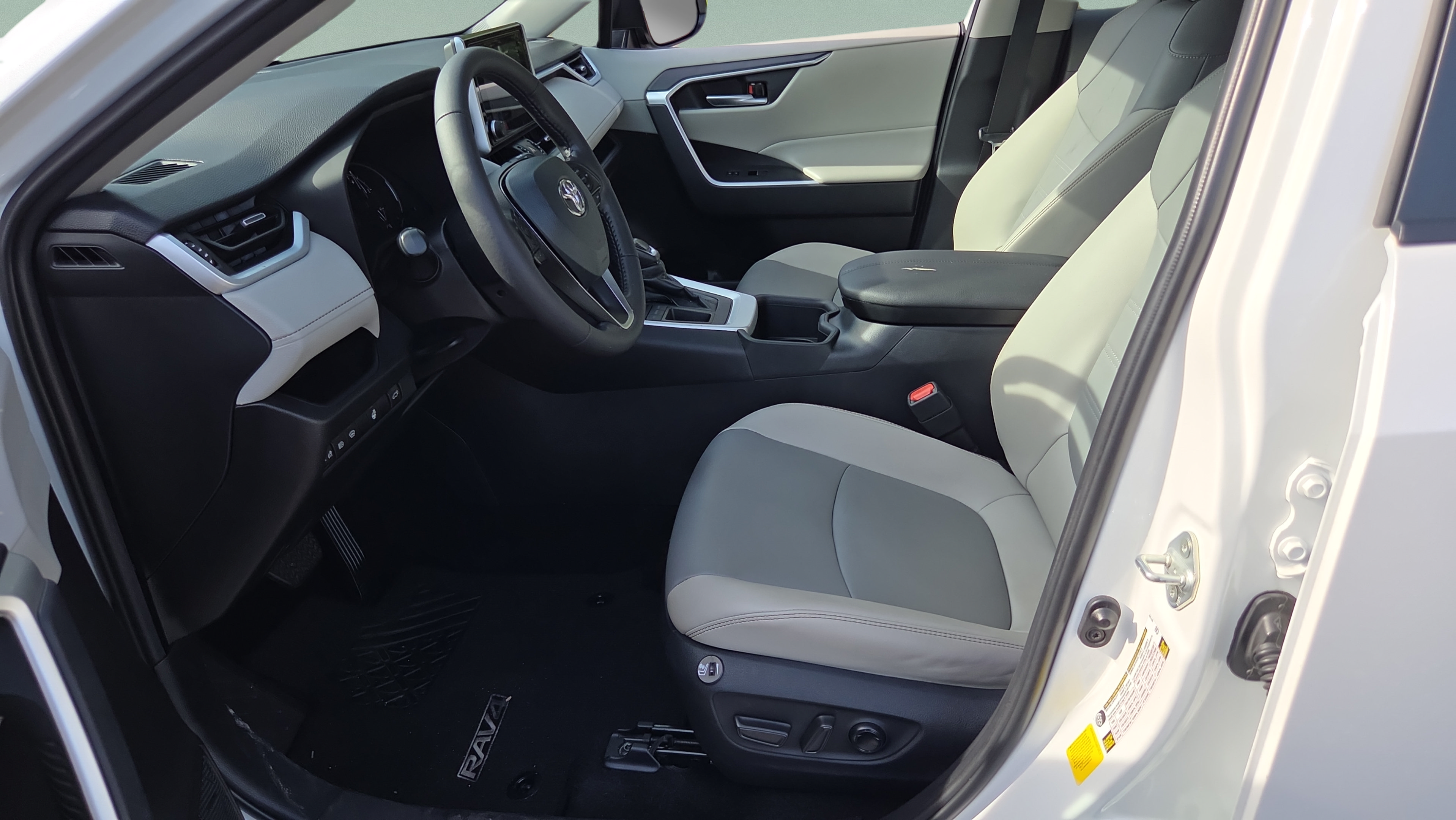 Used 2024 Toyota RAV4 XLE Premium w/ Weather Package FWD image 9