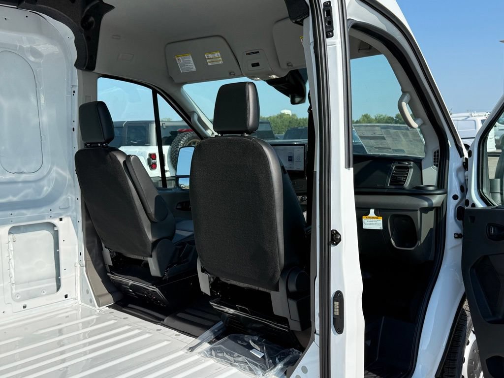 New 2026 Ford Transit 250 148 Medium Roof RWD image 12