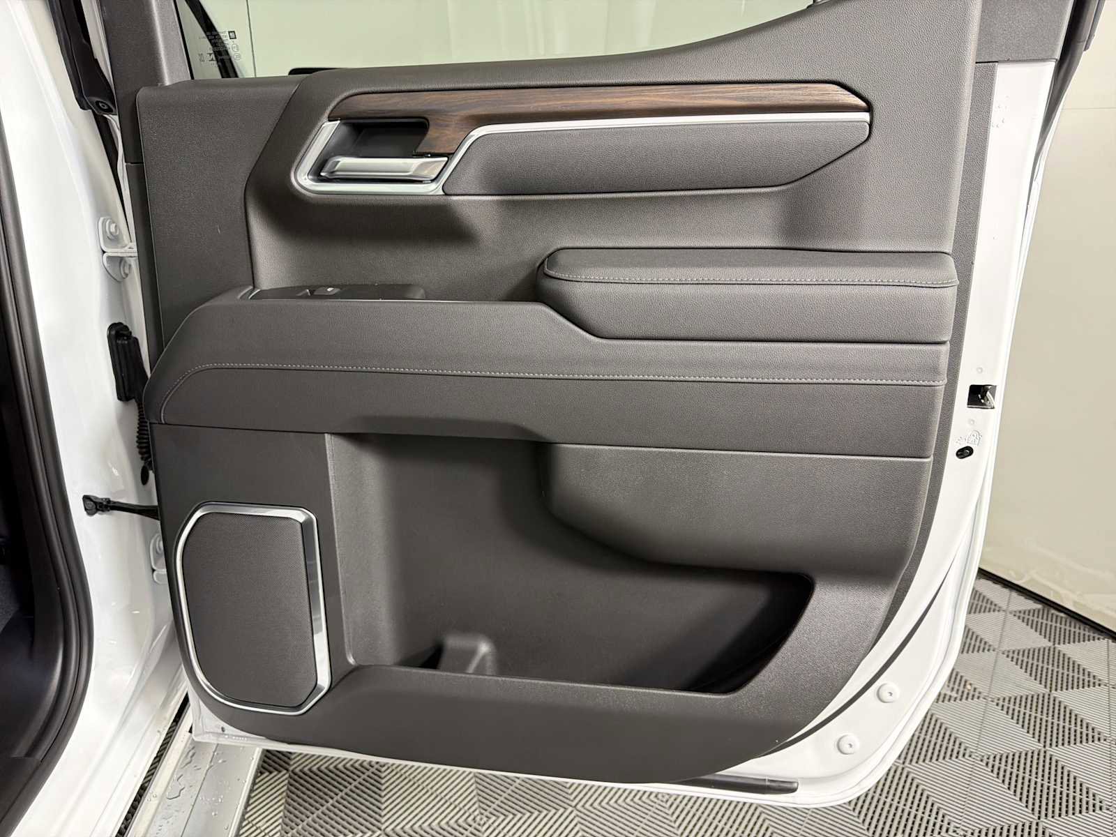 New 2026 GMC Sierra 1500 SLT w/ SLT Premium Plus Package AWD/4WD image 28