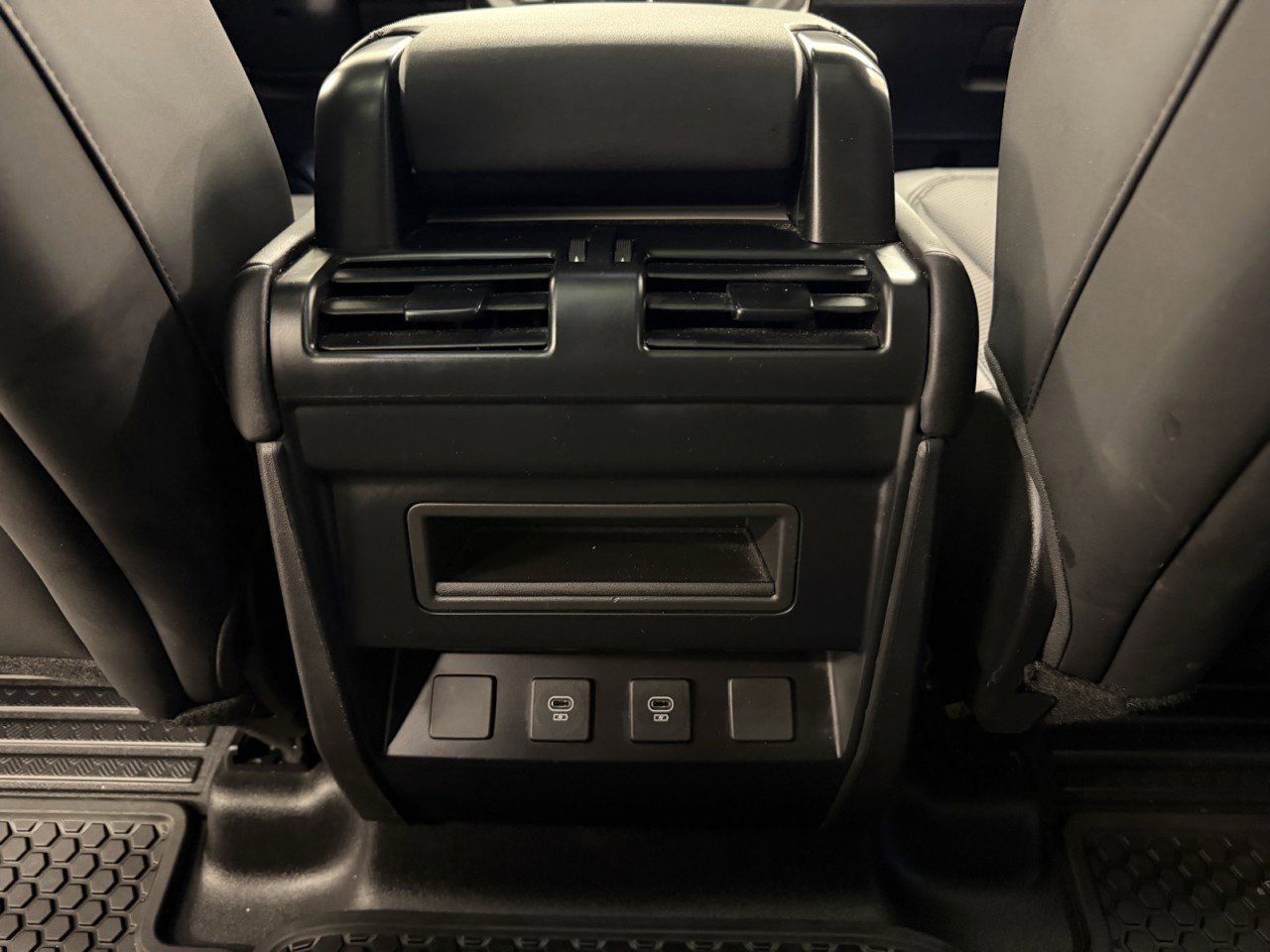 Used 2025 Land Rover Defender 110 S image 42