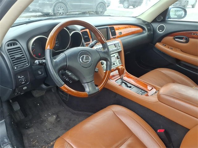 Used 2004 Lexus SC 430 Convertible image 8