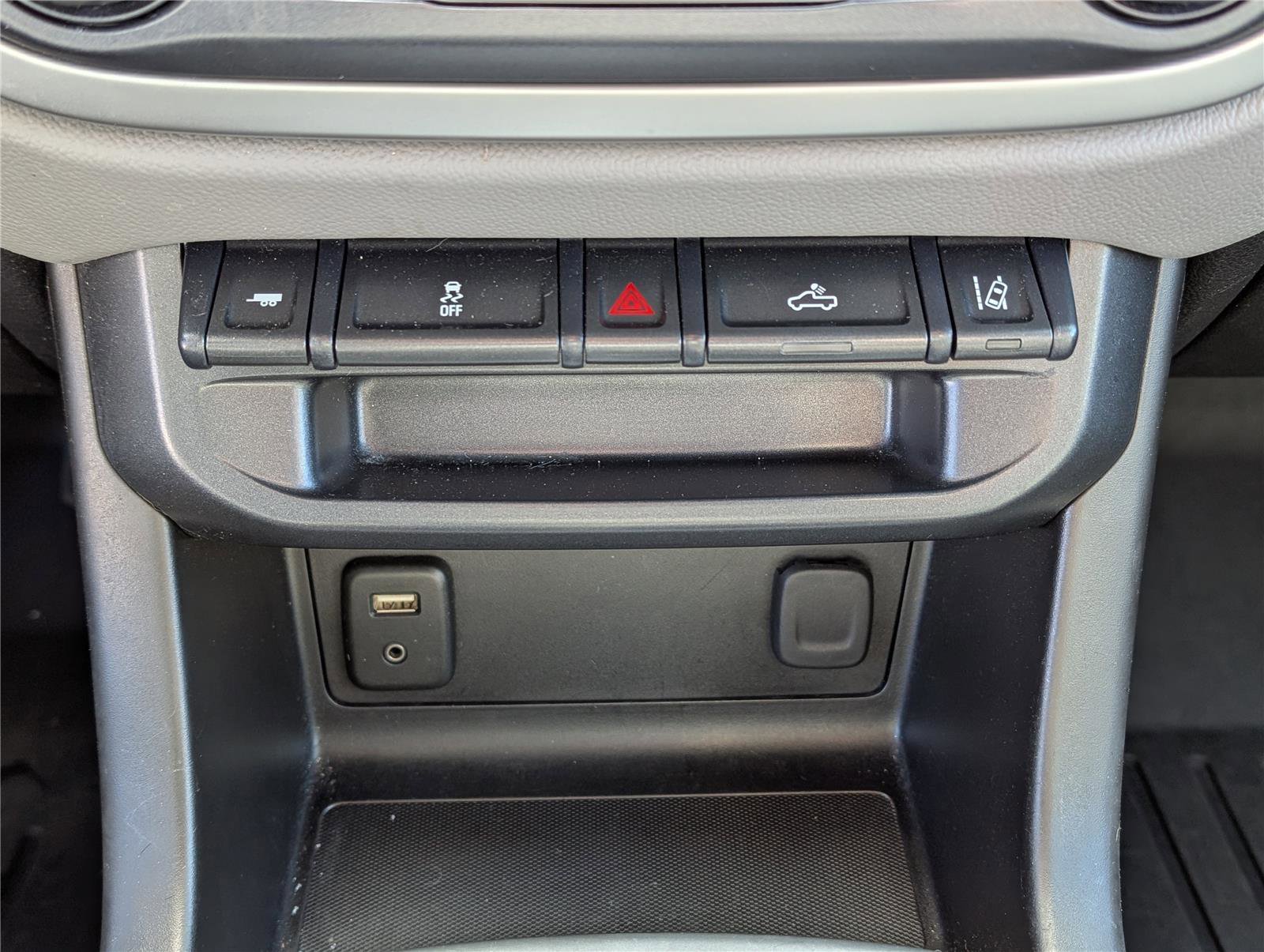 Used 2018 Chevrolet Colorado LT w/ LT Convenience Package image 20