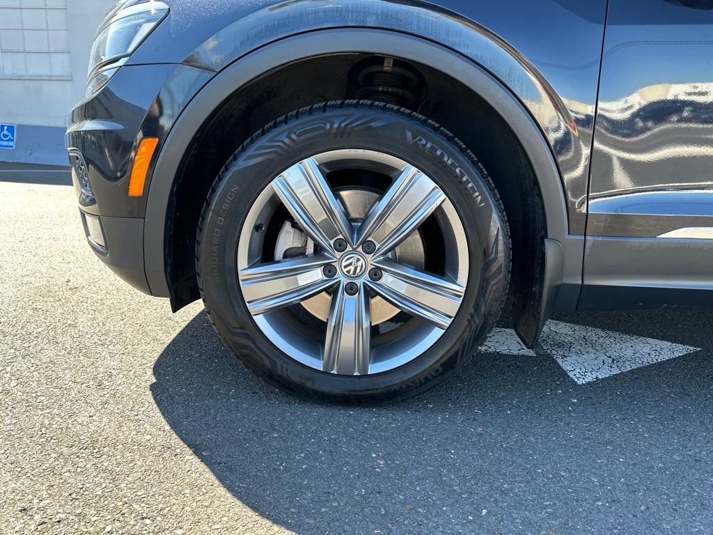 Used 2018 Volkswagen Tiguan SEL Premium image 13