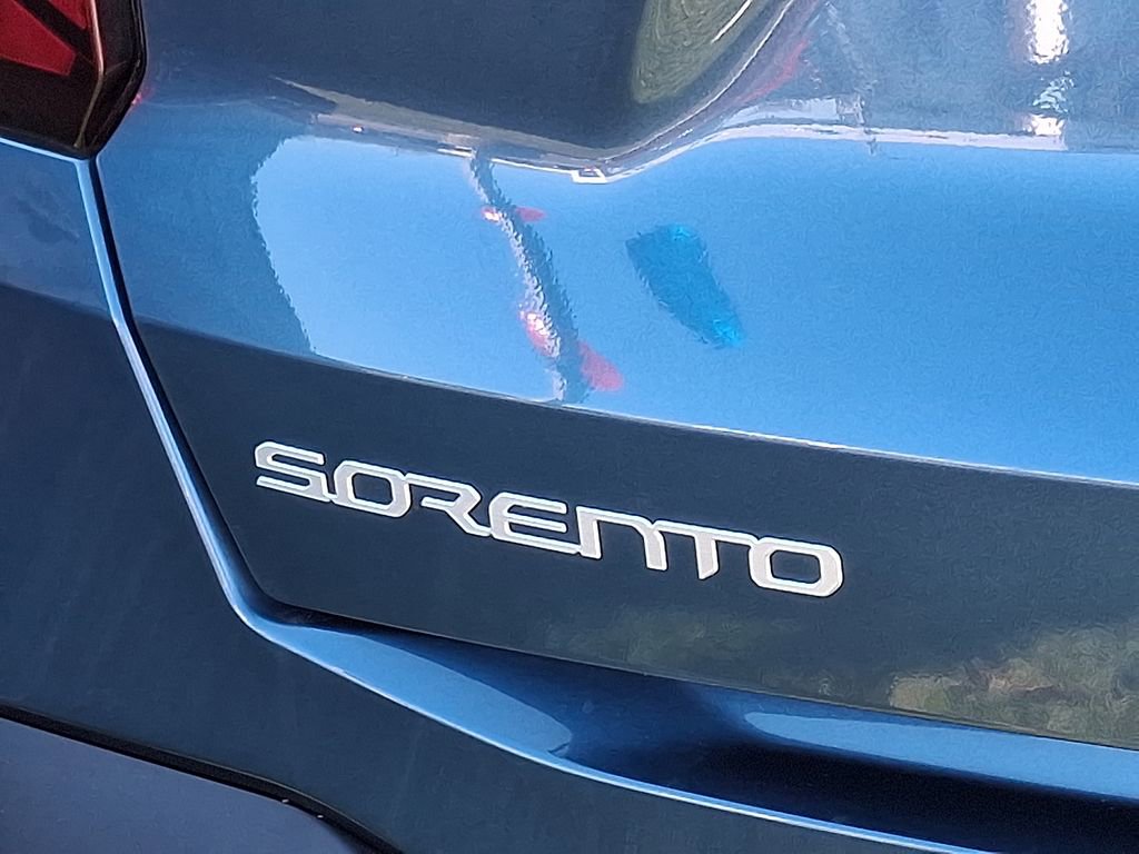 Certified 2025 Kia Sorento EX w/ EX Panoramic Sunroof Package image 16