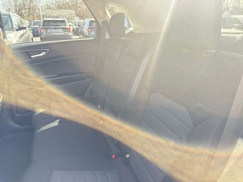 Used 2024 Ford Edge SE image 14