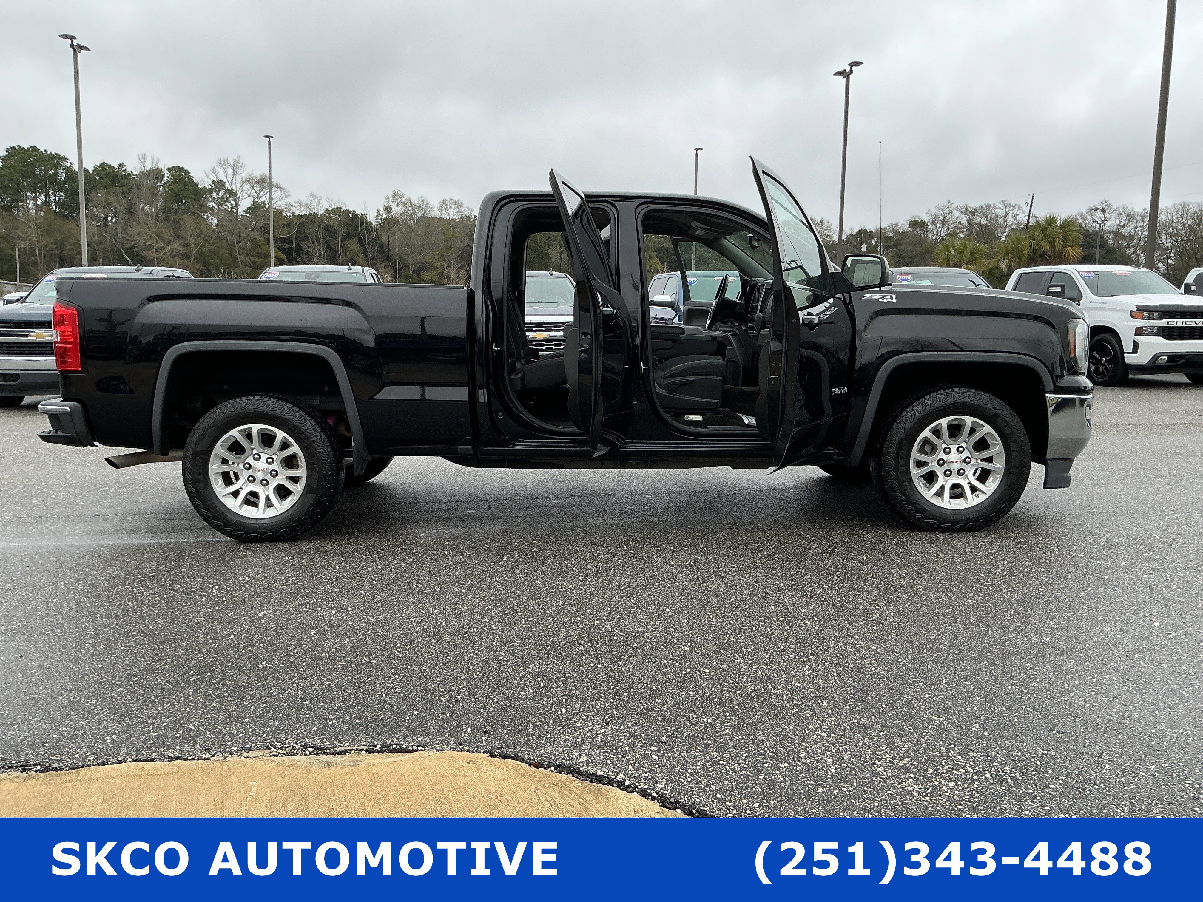 Used 2017 GMC Sierra 1500 SLE w/ SLE Value Package image 32