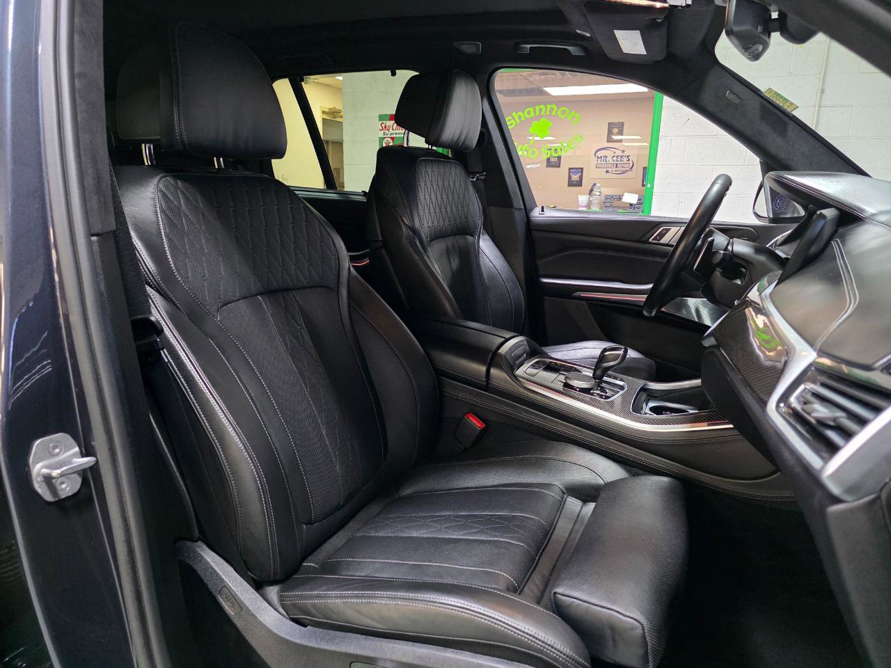 Used 2020 BMW X5 M50i w/ Executive Package image 31