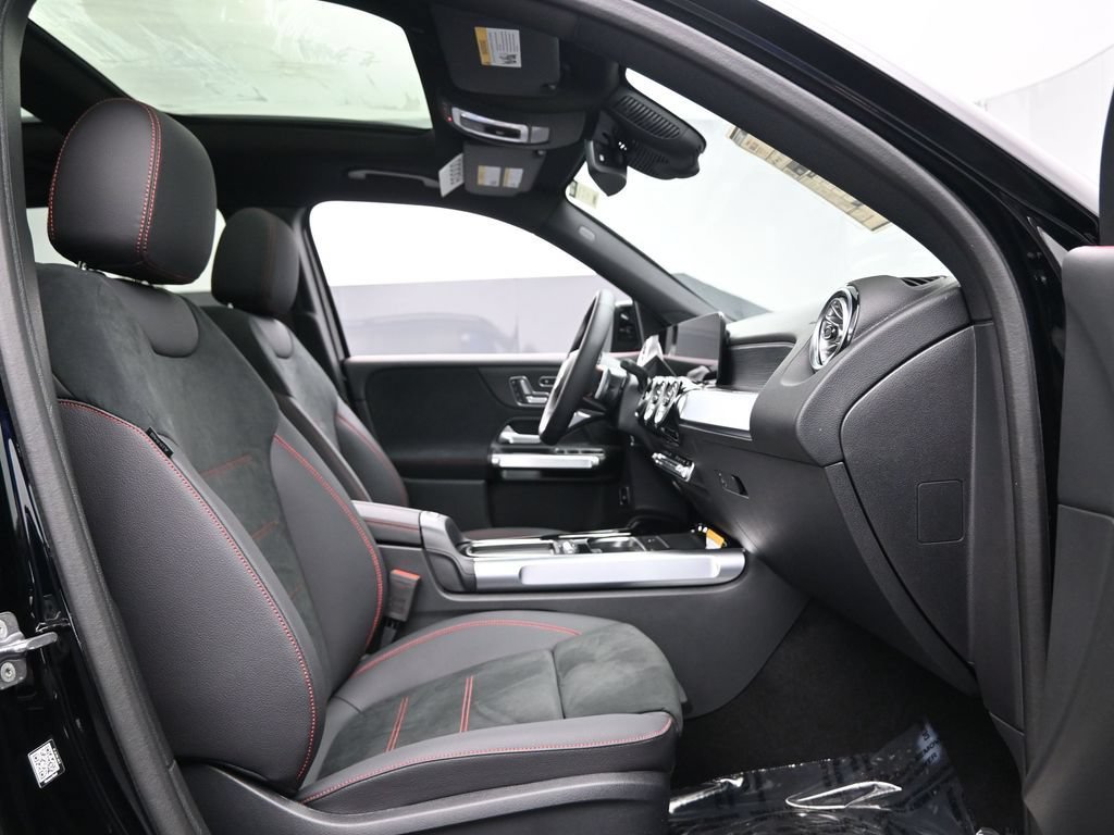 New 2026 Mercedes-Benz GLB 250 4MATIC image 27