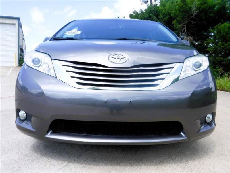 Used 2017 Toyota Sienna AWD image 15