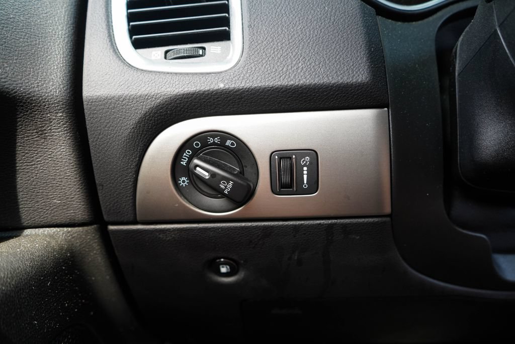 Used 2020 Dodge Durango SXT w/ 3rd Row Seating Group RWD image 29